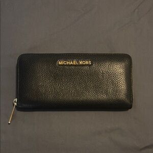 MICHAEL KORS LONF WALLET BLACK PEBBLE LEATHER ZIP AROUND